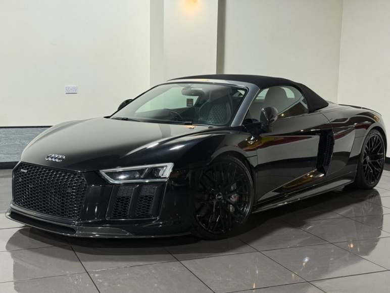 AUDI R8
