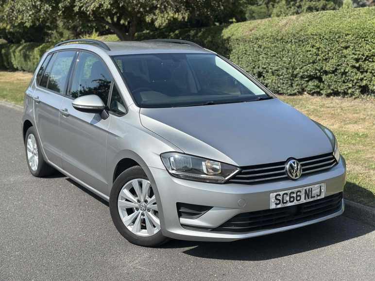 Volkswagen Golf Sv