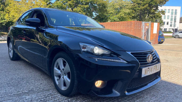 LEXUS IS
