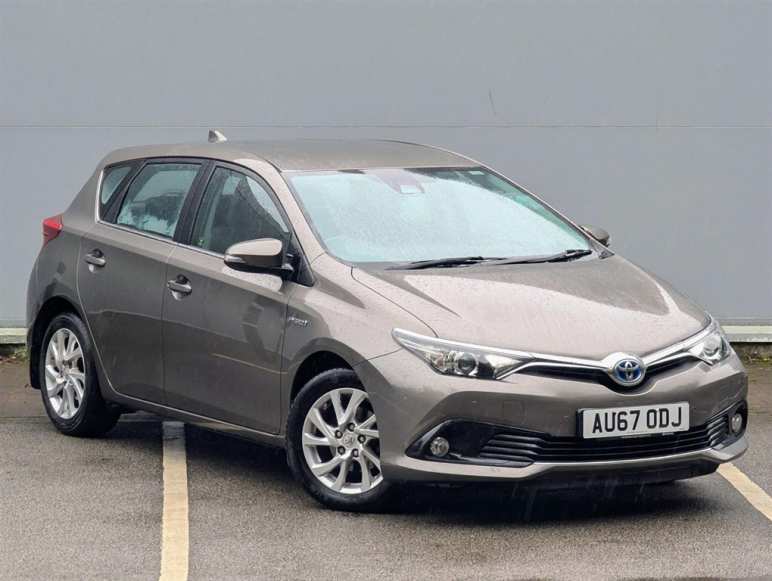 TOYOTA AURIS