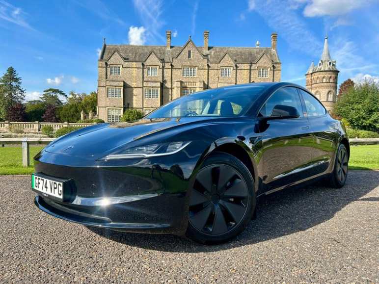 TESLA MODEL 3