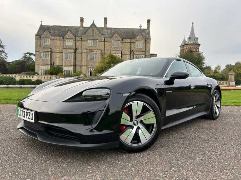 PORSCHE TAYCAN