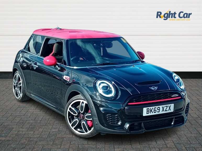 MINI HATCHBACK
