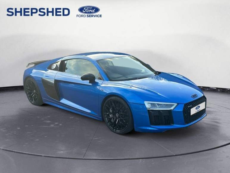AUDI R8