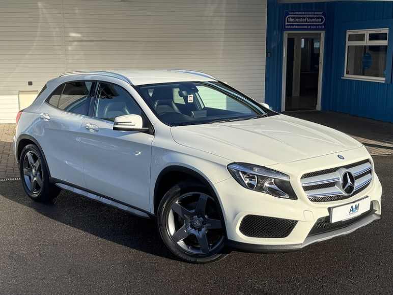 MERCEDES-BENZ GLA