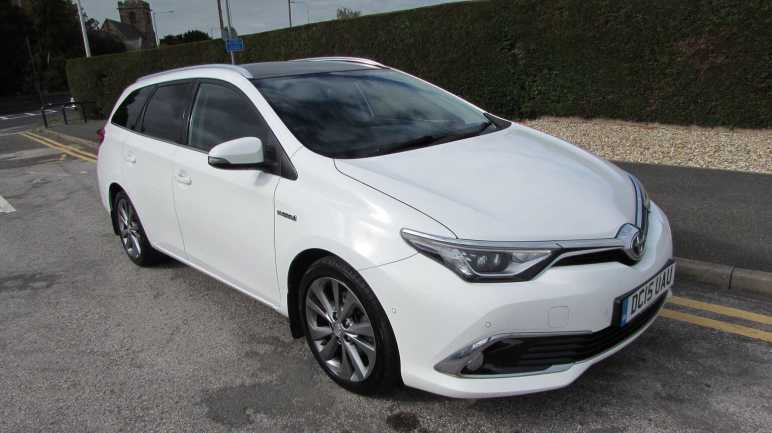 TOYOTA AURIS