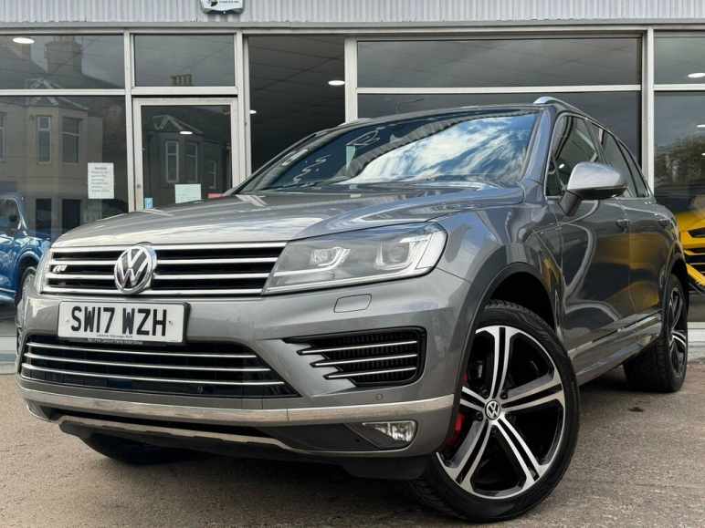 VOLKSWAGEN TOUAREG