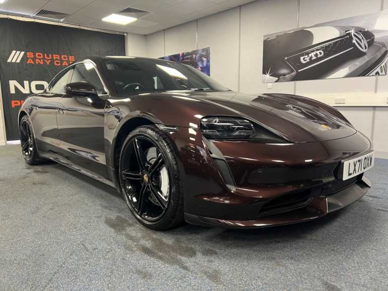 PORSCHE TAYCAN