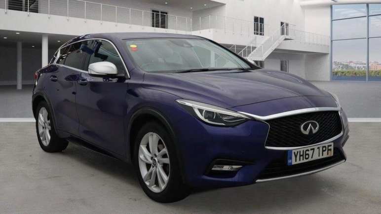 Infiniti Q30