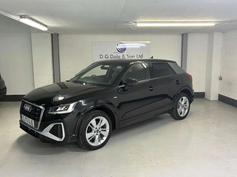 AUDI Q2