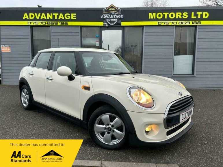 MINI HATCHBACK