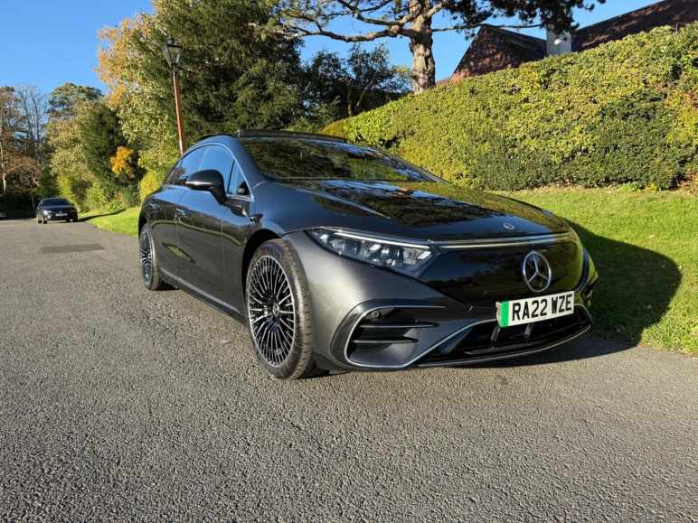 MERCEDES-BENZ Eqs