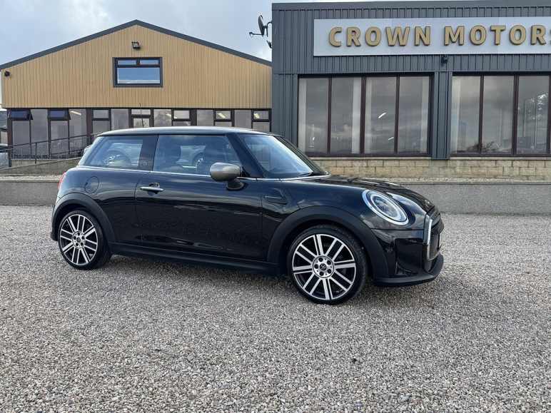 MINI HATCHBACK