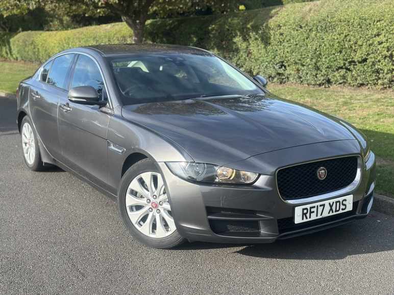 JAGUAR XE