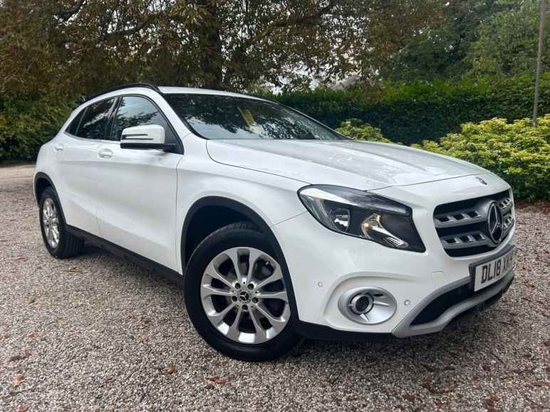 MERCEDES-BENZ GLA