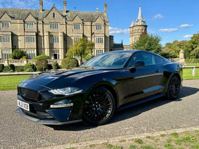 FORD MUSTANG