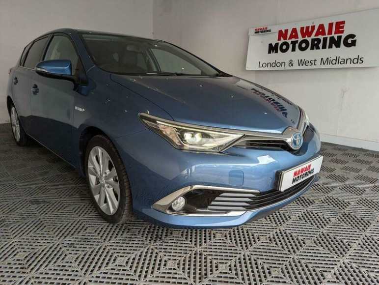 TOYOTA AURIS
