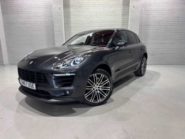 PORSCHE MACAN