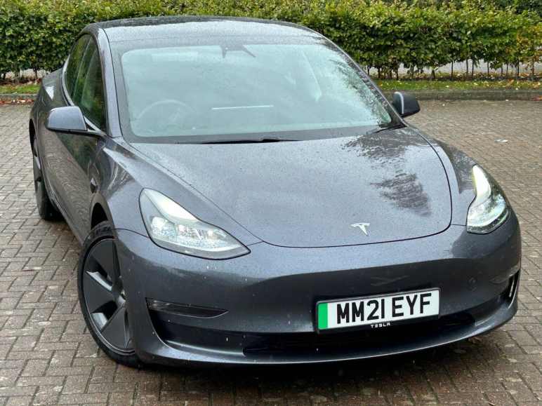 TESLA MODEL 3