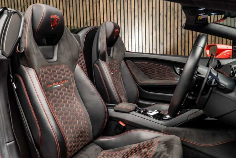 LAMBORGHINI HURACAN
