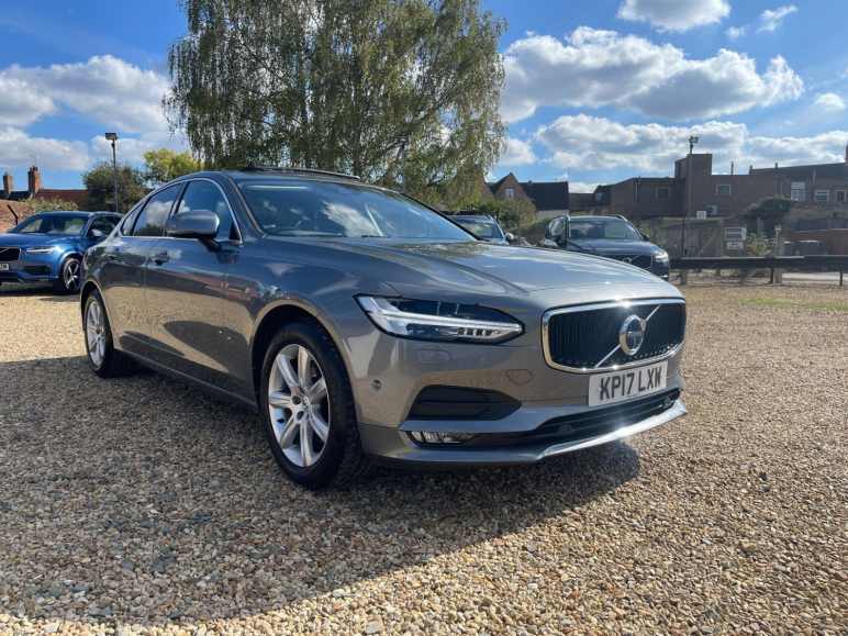 VOLVO S90