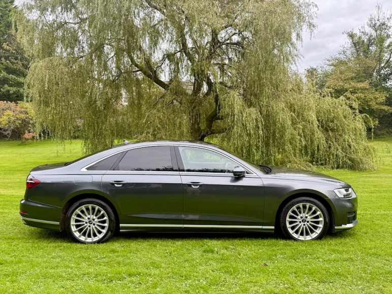 AUDI A8