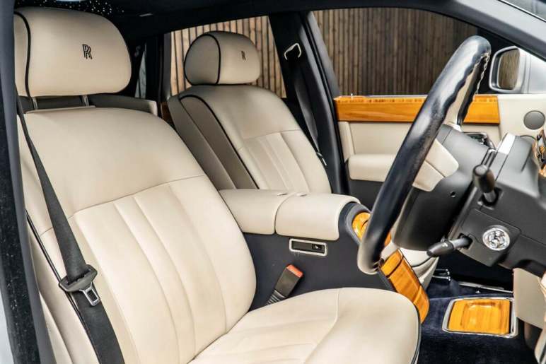 ROLLS-ROYCE Phantom