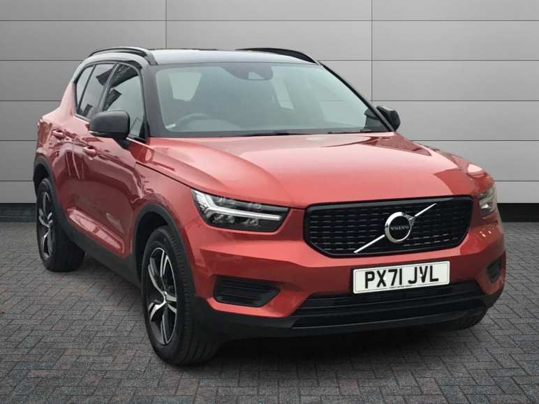 VOLVO XC40