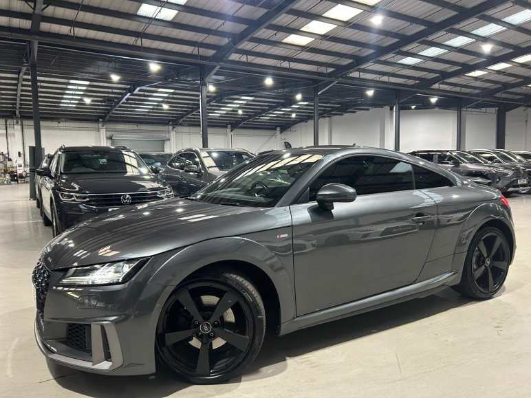 AUDI TT