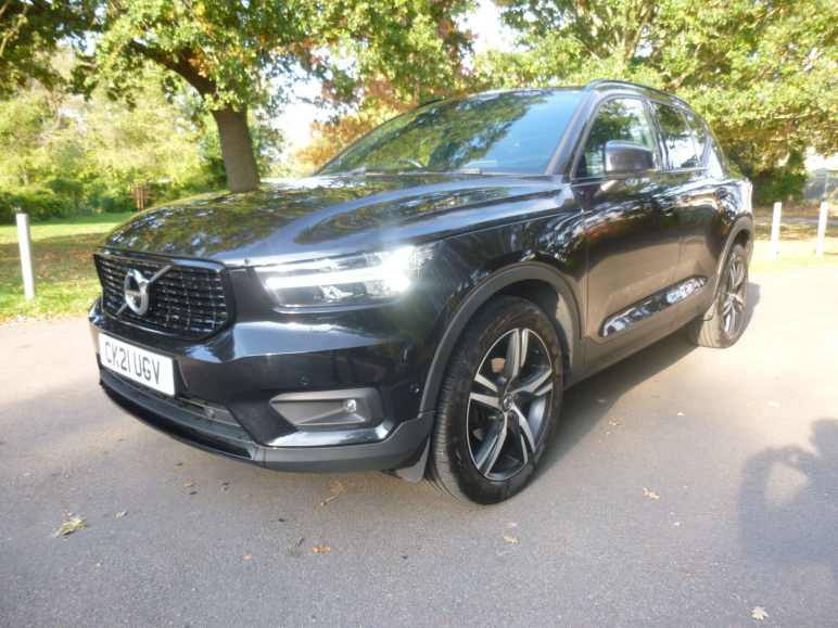 VOLVO XC40