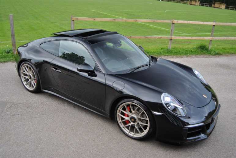 PORSCHE 911