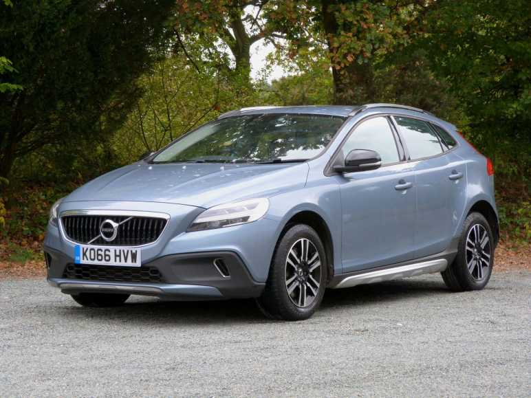 VOLVO V40
