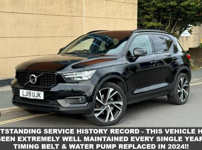 VOLVO XC40