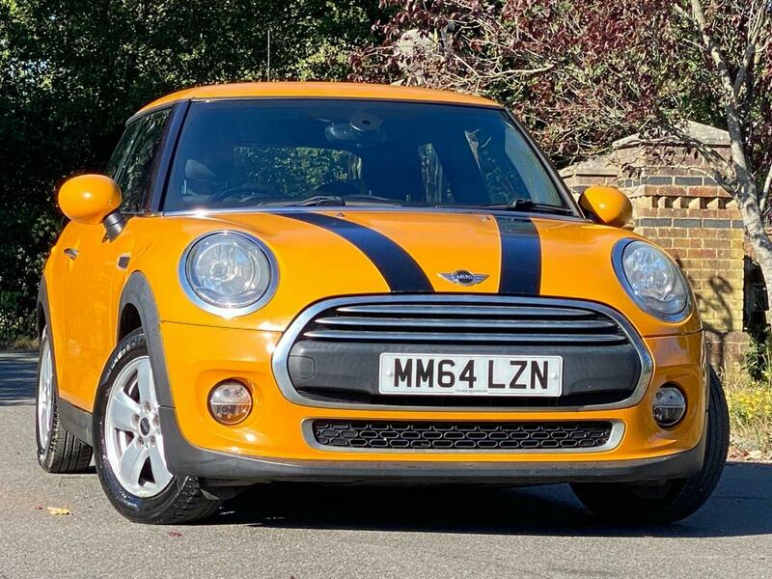 MINI HATCHBACK