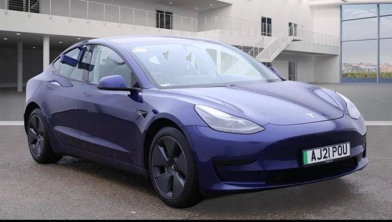 TESLA MODEL 3
