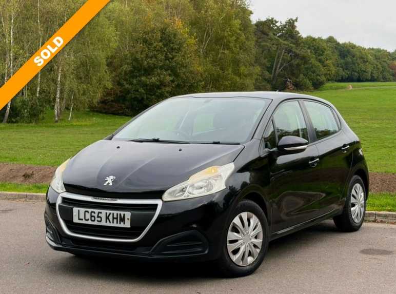 PEUGEOT 208
