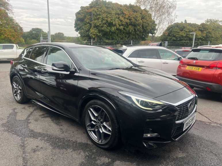 INFINITI Q30