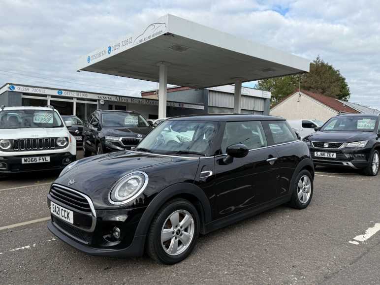 MINI HATCHBACK