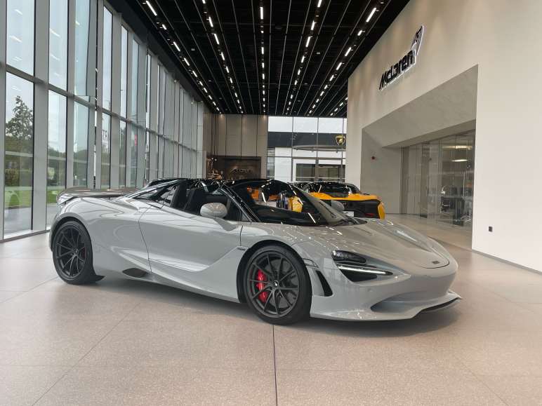 MCLAREN 750