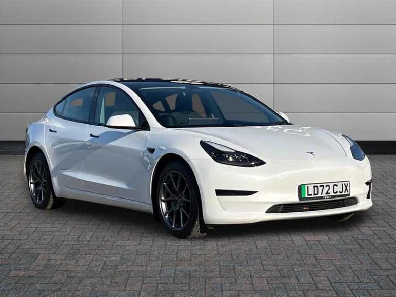 TESLA MODEL 3