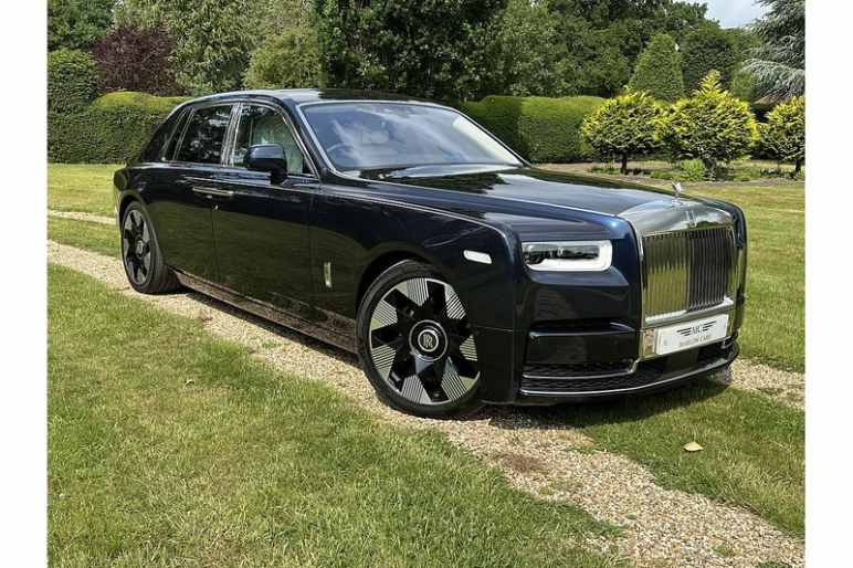 ROLLS-ROYCE Phantom