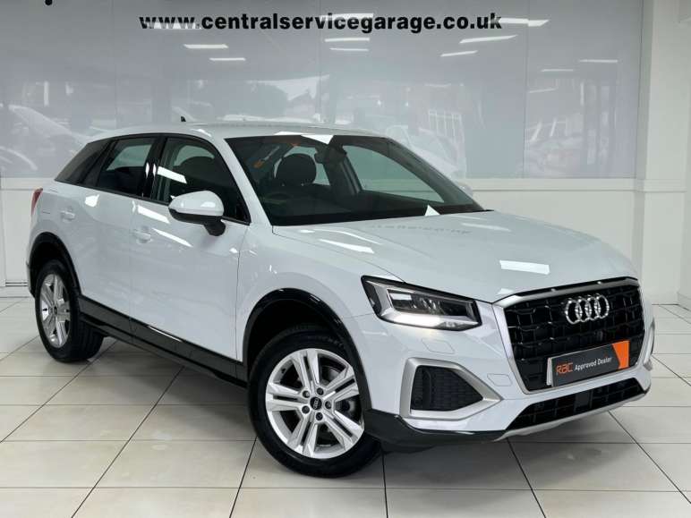 AUDI Q2
