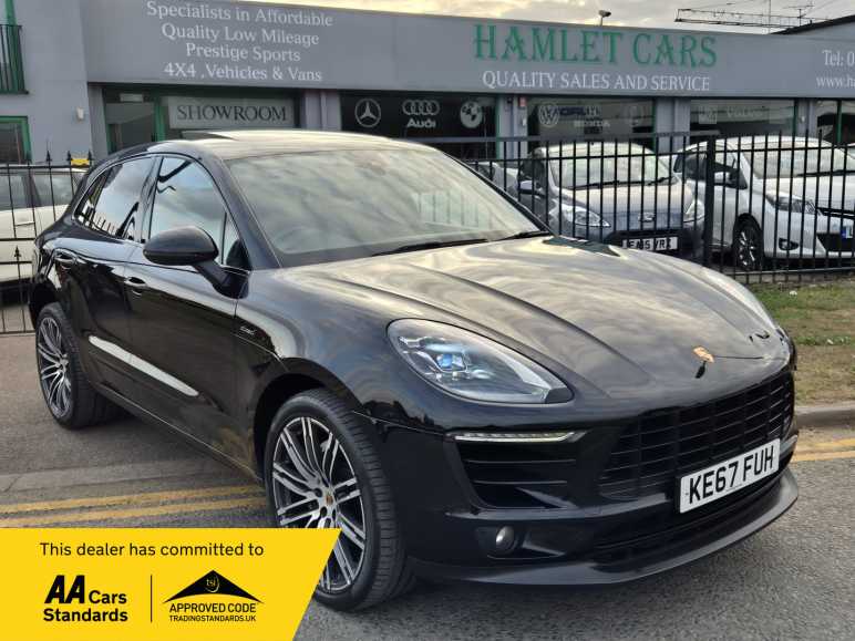 PORSCHE MACAN