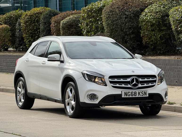 MERCEDES-BENZ GLA
