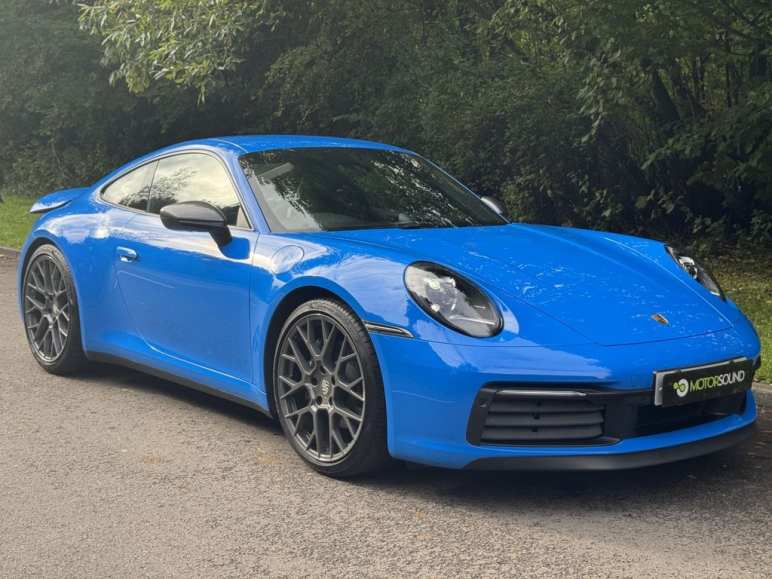 PORSCHE 911