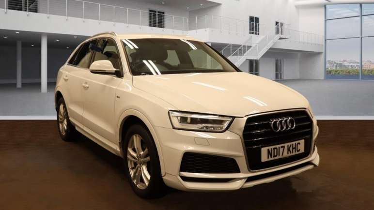 AUDI Q3
