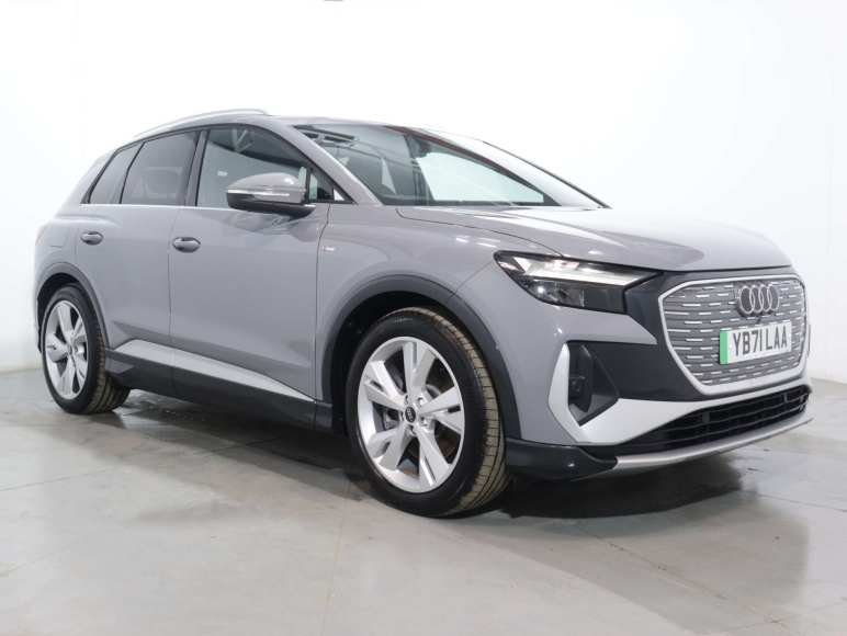 AUDI Q4