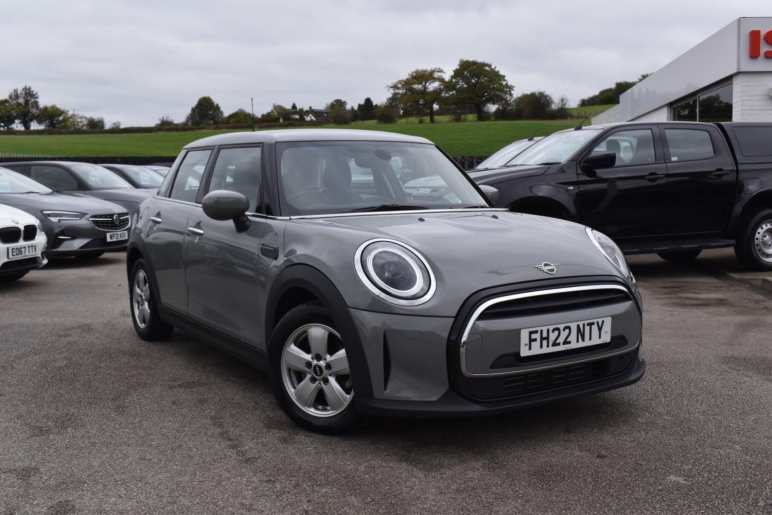 MINI HATCHBACK