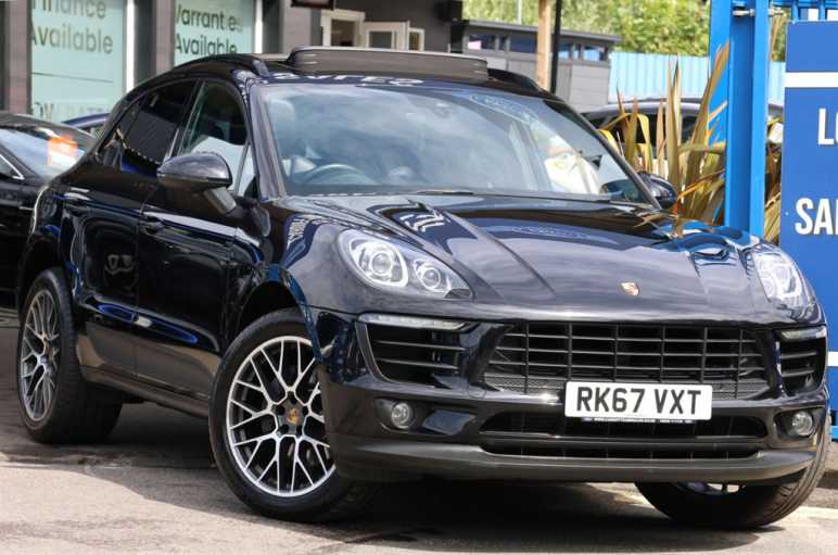 PORSCHE MACAN