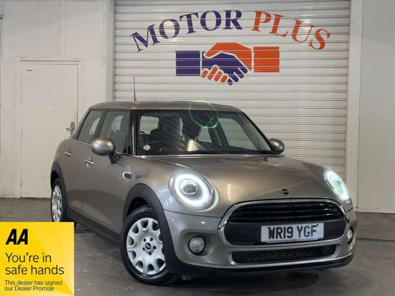 MINI HATCHBACK